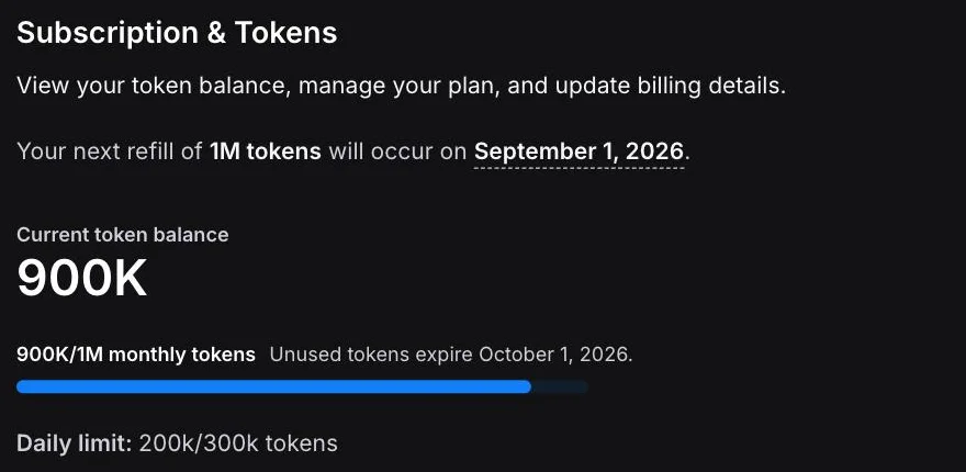 Bolt's Subscription and Tokens page on the free plan, showing a current balance of 900K of 1M monthly tokens after a single build, a 200k of 300k daily limit, a refill date of 1 September 2026 and an expiry date of 1 October 2026